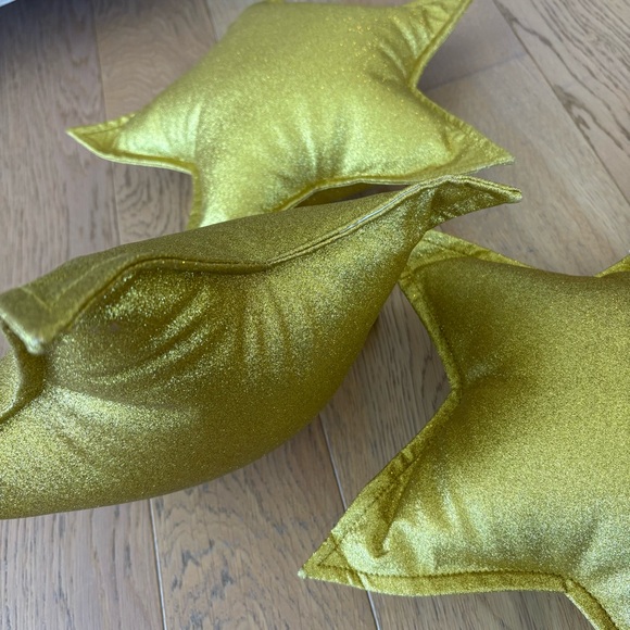 Gold Star-Shaped Puffy Pillow Cushions - Picture 9 of 10